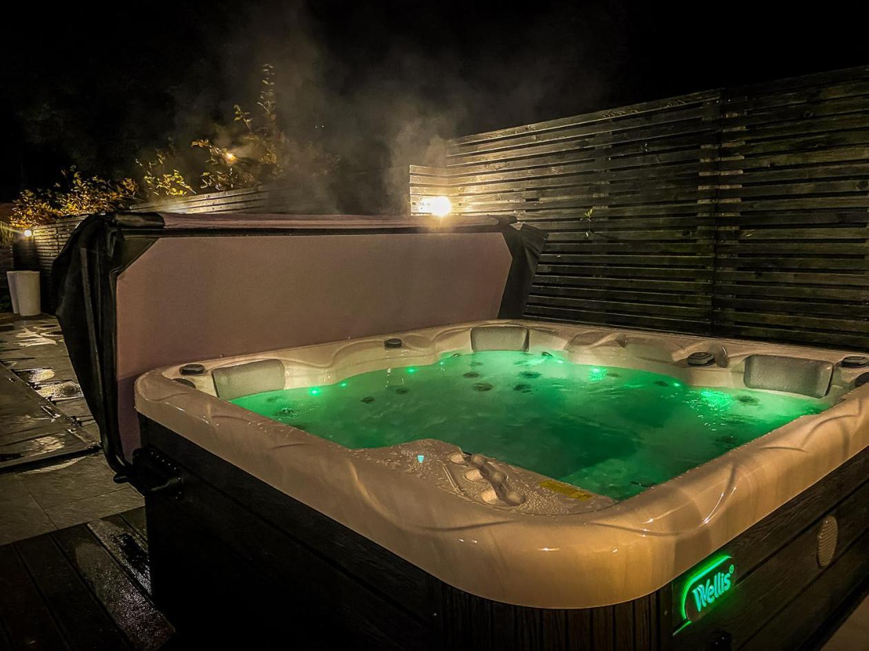 Chez Sabine Et Eric Maison Pour 6 Personnes Avec Piscine Chauffee Andenne 외부 사진